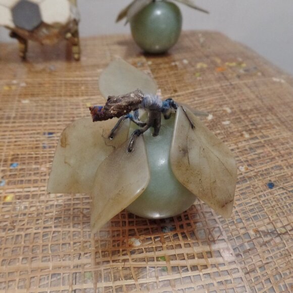 Lot of 5 Chinese Carved Jade Stone Fruit Apples Pear Peach And Grapes Vintage - Picture 11 of 16